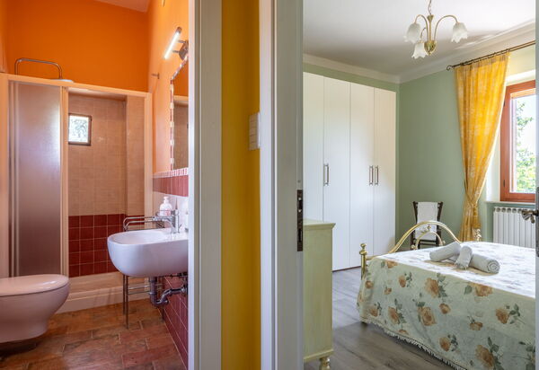 Il Cipresso, Casa dei Nonni, Cortona: Autumn, Bathroom, Spring, Summer