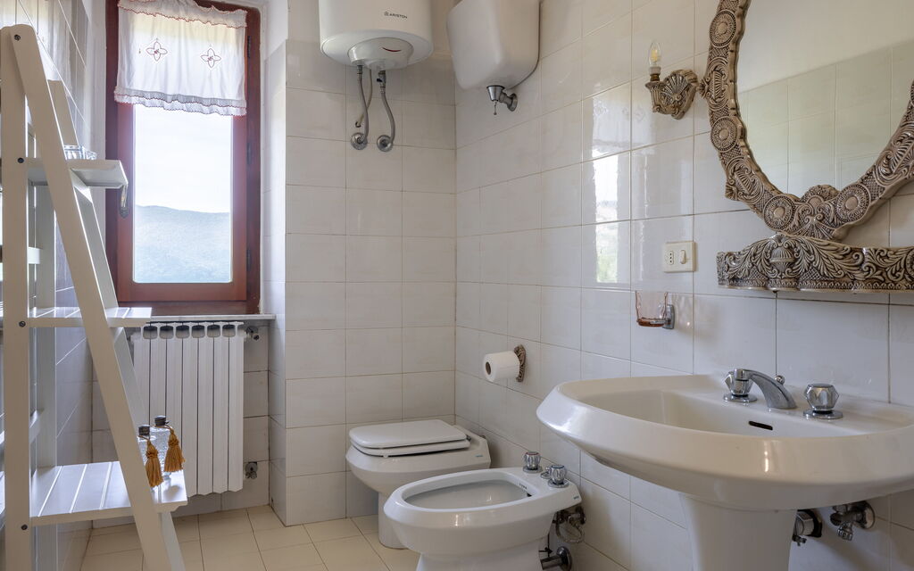 Il Cipresso, Casa dei Nonni, Cortona: Autumn, Bathroom, Spring, Summer