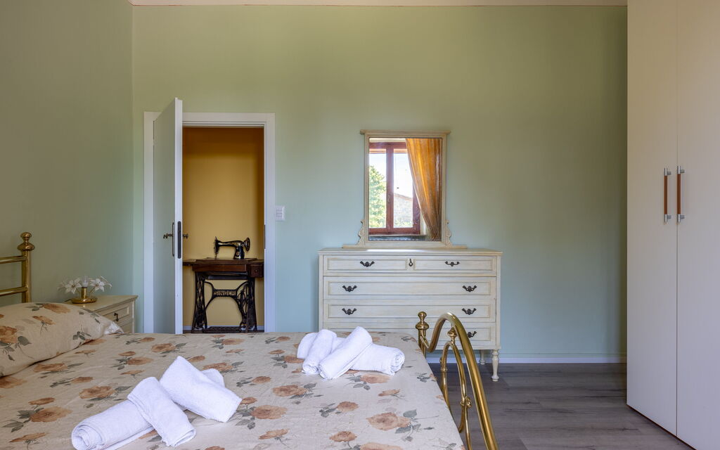 Il Cipresso, Casa dei Nonni, Cortona: Autumn, Bedroom, Spring, Summer
