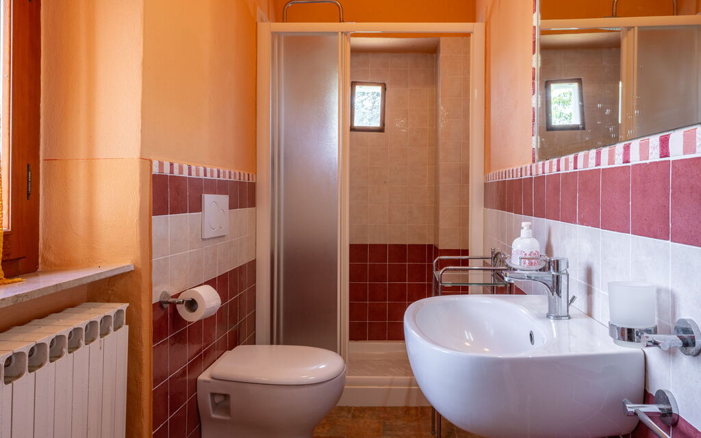 Il Cipresso, Casa dei Nonni, Cortona: Autumn, Bathroom, Spring, Summer