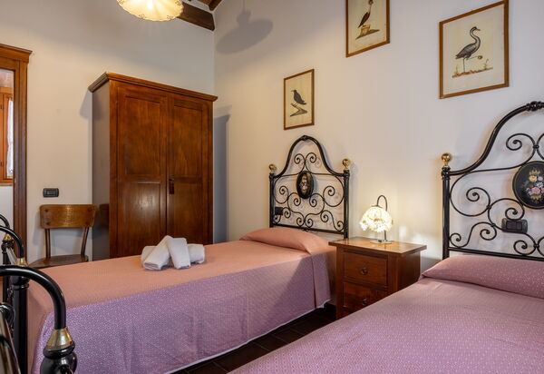 Il Cipresso, Casa Lucia, Cortona: Autumn, Bedroom, Spring, Summer