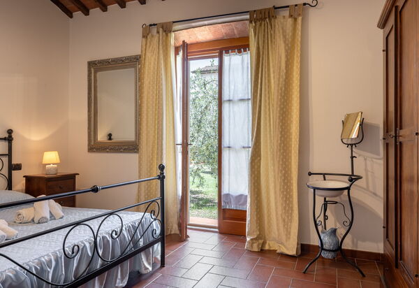 Il Cipresso, Casa Lucia, Cortona: Autumn, Bedroom, Spring, Summer