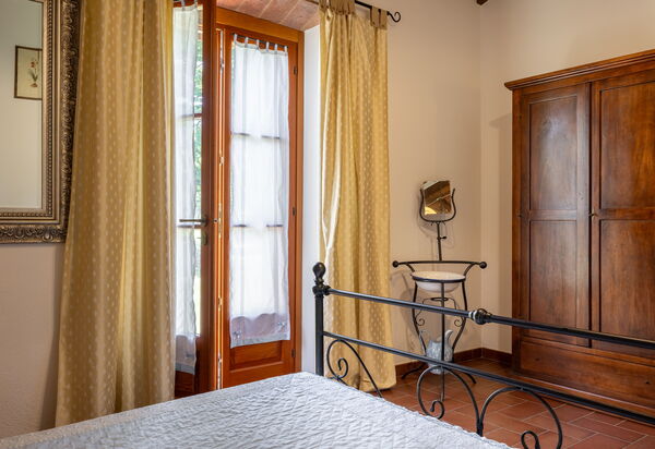 Il Cipresso, Casa Lucia, Cortona: Autumn, Bedroom, Spring, Summer
