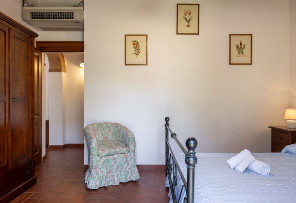 Il Cipresso, Casa Lucia, Cortona: Autumn, Bedroom, Spring, Summer