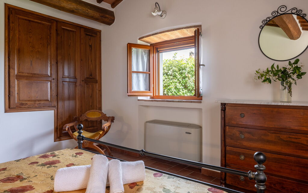 Il Cipresso, Casa Lucia, Cortona: Autumn, Bedroom, Spring, Summer