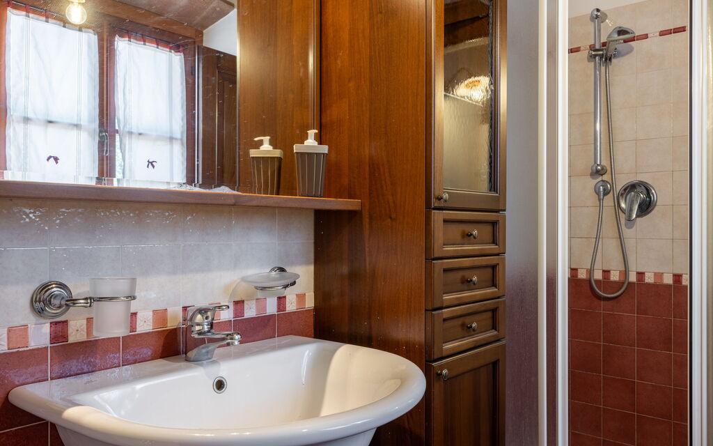Il Cipresso, Casa Lucia, Cortona: Autumn, Bathroom, Spring, Summer