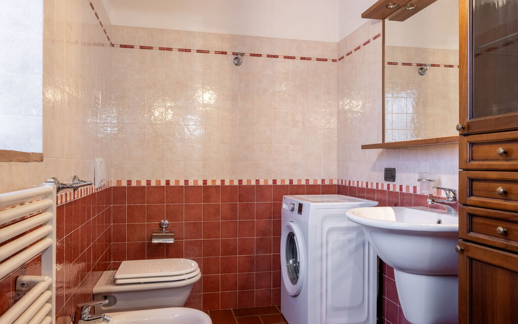 Il Cipresso, Casa Lucia, Cortona: Autumn, Bathroom, Spring, Summer