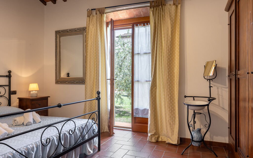 Il Cipresso, Casa Lucia, Cortona: Autumn, Bedroom, Spring, Summer