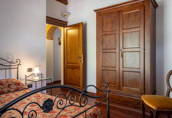 Il Cipresso, Casa Martina, Cortona: Autumn, Bedroom, Spring, Summer