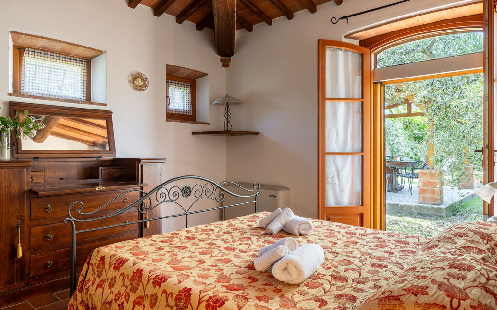 Il Cipresso, Casa Martina, Cortona: Autumn, Bedroom, Spring, Summer
