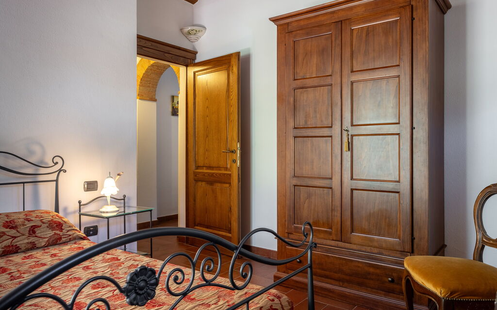 Il Cipresso, Casa Martina, Cortona: Autumn, Bedroom, Spring, Summer