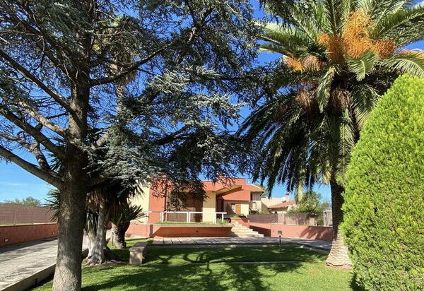 Villa Billona: Autumn, Balcony / Terrace / Patio, Garden, Spring, Summer