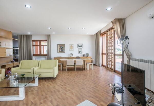 Villa Billona: Autumn, Dining Room, Living Room, Spring, Summer