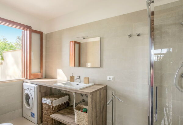 Villa Billona: Autumn, Bathroom, Spring, Summer