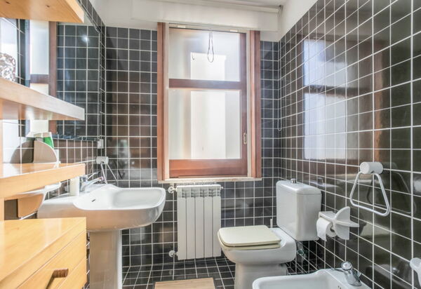 Villa Billona: Autumn, Bathroom, Spring, Summer