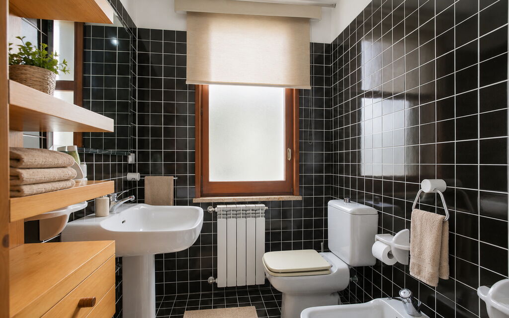 Villa Billona: Autumn, Bathroom, Spring, Summer