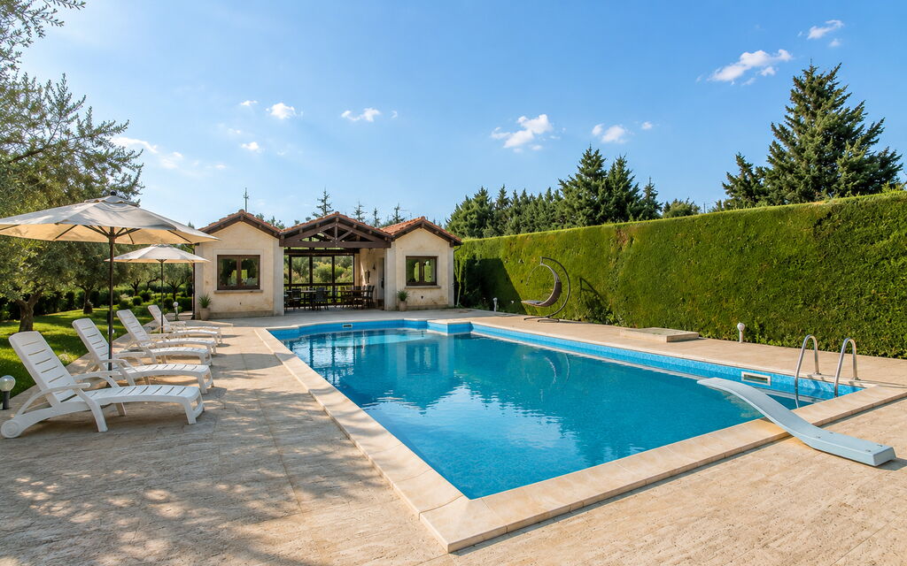 Villa Billona: Autumn, Pool, Spring, Summer