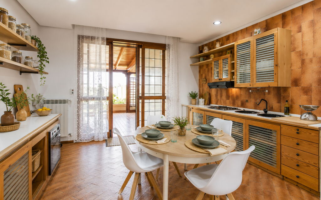 Villa Billona: Autumn, Kitchen, Spring, Summer