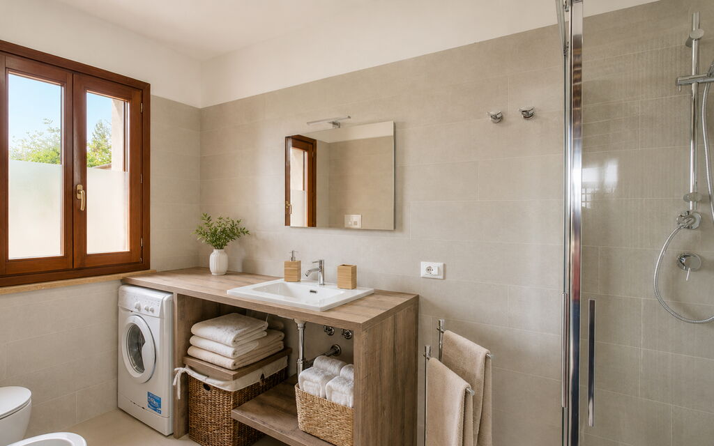 Villa Billona: Autumn, Bathroom, Spring, Summer