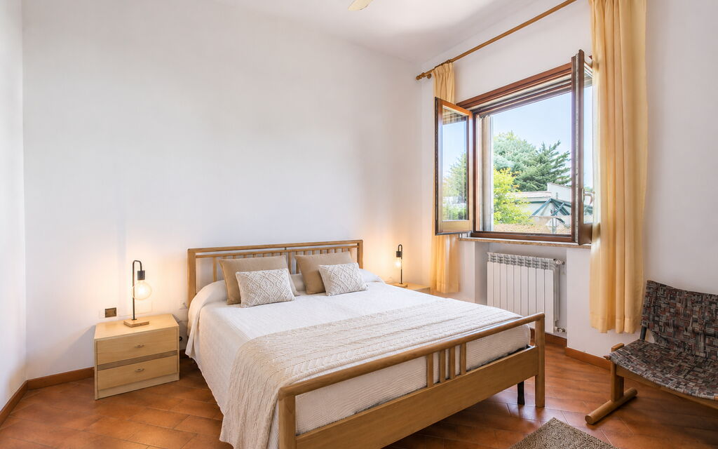 Villa Billona: Autumn, Bedroom, Spring, Summer