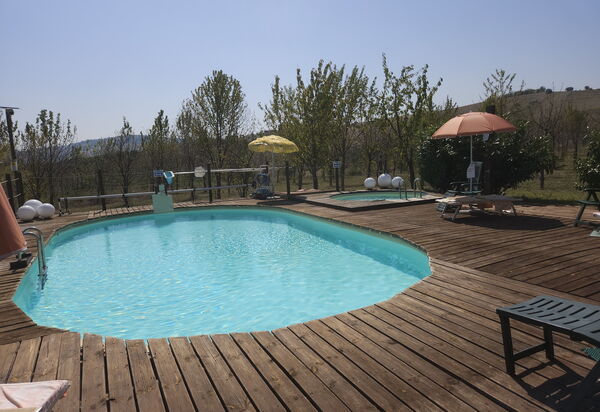 Casale dei Ciliegi: Autumn, Pool, Spring, Summer, Winter