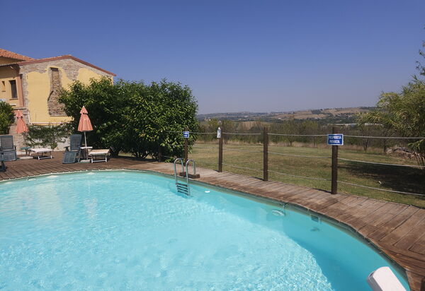 Casale dei Ciliegi: Autumn, Pool, Spring, Summer, Winter