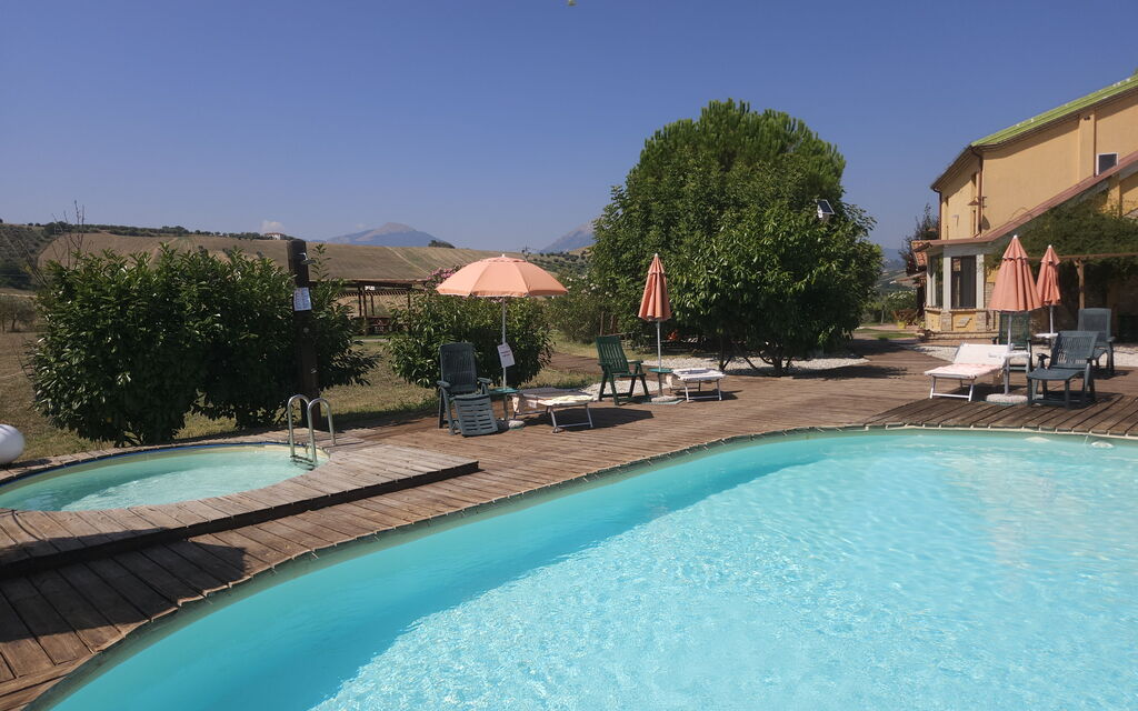 Casale dei Ciliegi: Autumn, Pool, Spring, Summer, Winter