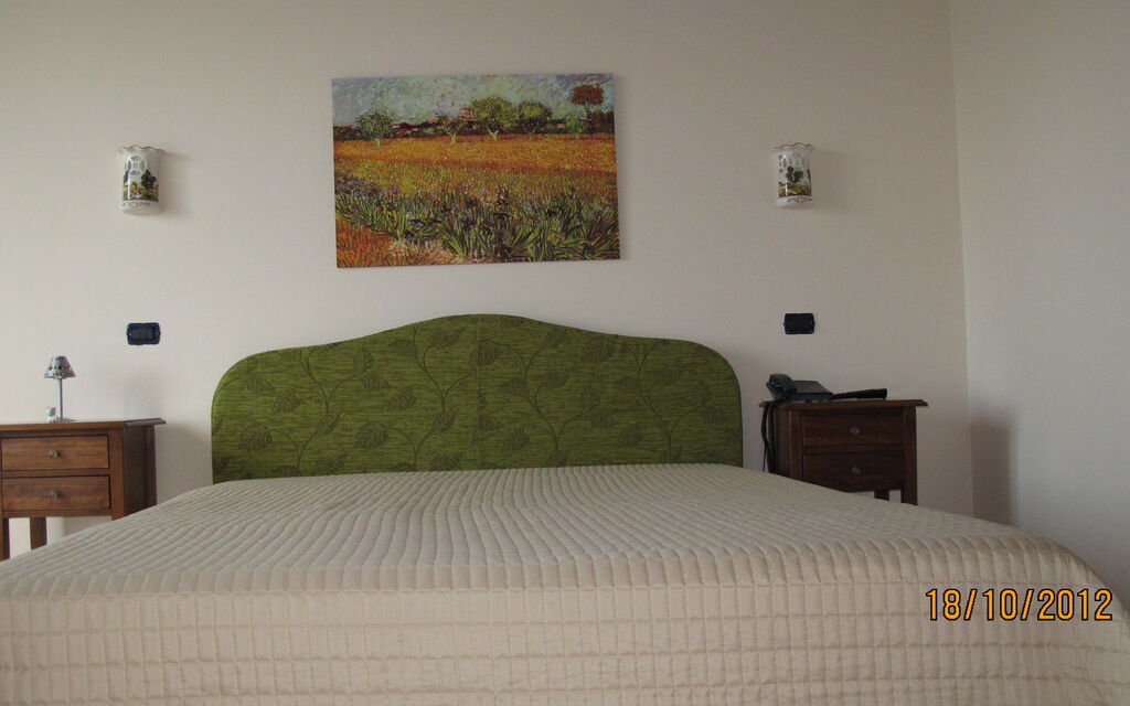 Casale dei Ciliegi: Autumn, Bedroom, Spring, Summer