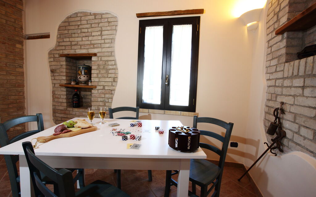 Casale dei Ciliegi: Autumn, Room Detail, Spring, Summer