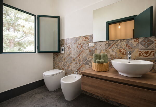 Villa Chiaramonte Gulfi: Autumn, Bathroom, Spring, Summer
