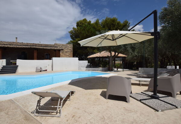 Villa Chiaramonte Gulfi: Autumn, Pool, Spring, Summer