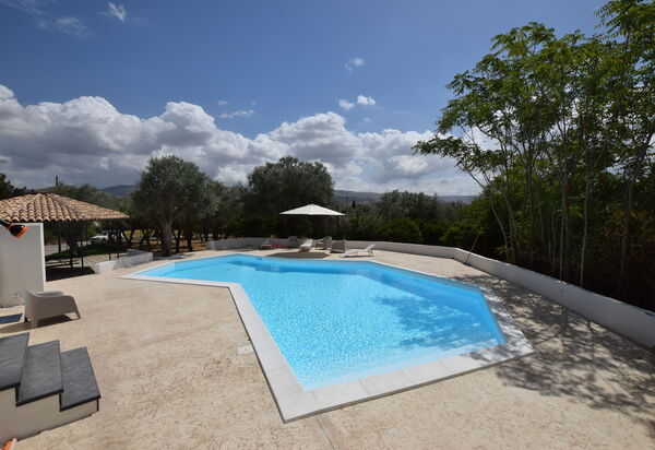 Villa Chiaramonte Gulfi: Autumn, Balcony / Terrace / Patio, Garden, Pool, Spring, Summer
