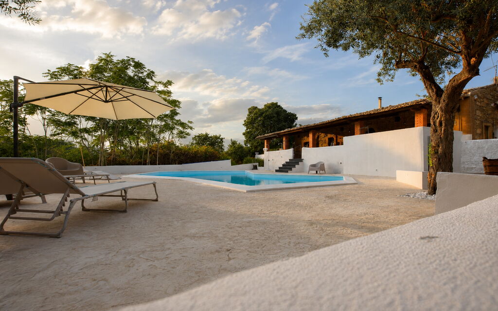 Villa Chiaramonte Gulfi: Autumn, Pool, Spring, Summer