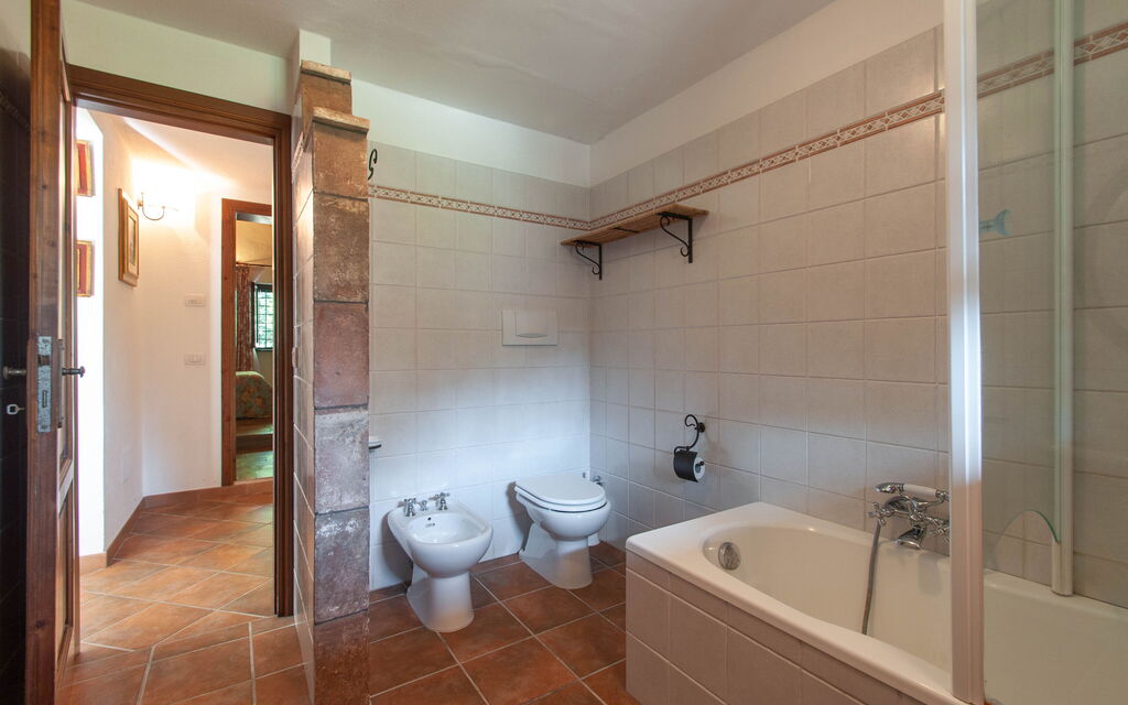House in the Woods, Pool and Relax in Umbria: Autumn, Bathroom, Spring, Summer
