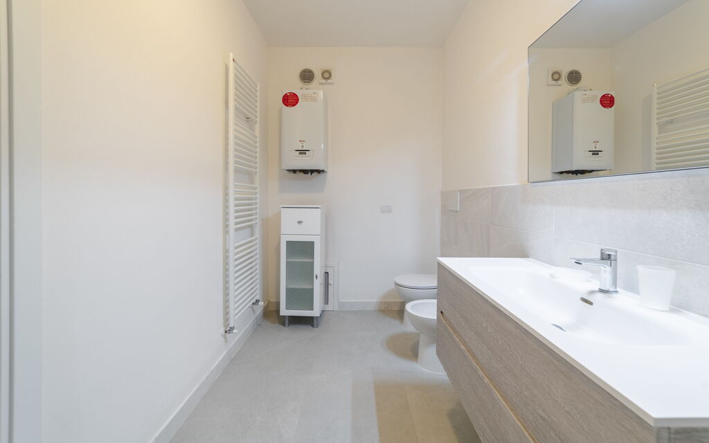 House in the Woods, Pool and Relax in Umbria: Autumn, Bathroom, Spring, Summer