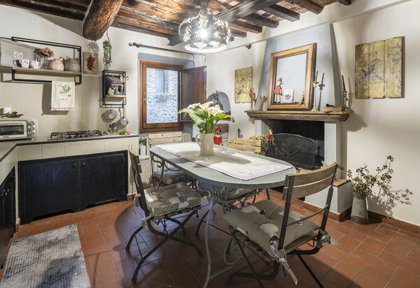 La Casa del Grillo Parlante: Autumn, Dining Room, Kitchen, Spring, Summer
