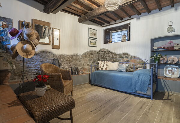 La Casa del Grillo Parlante: Autumn, Living Room, Spring, Summer