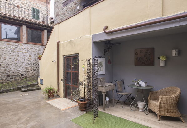 La Casa del Grillo Parlante: Autumn, Balcony / Terrace / Patio, Main Entrance, Spring, Summer