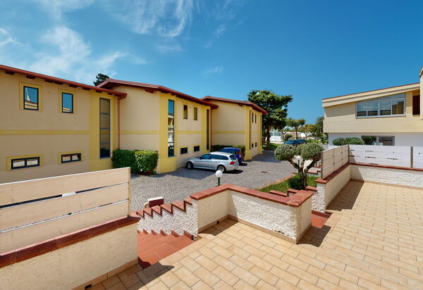 Baia di Tempsa Beach and Sea: Amenities, Autumn, Spring, Summer