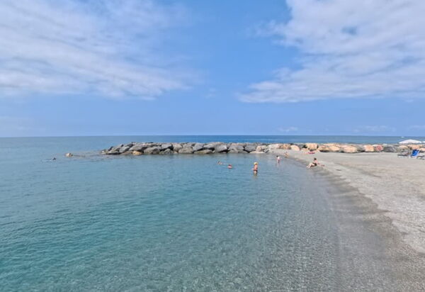 Baia di Tempsa Beach and Sea: Autumn, Facilities, Spring, Summer