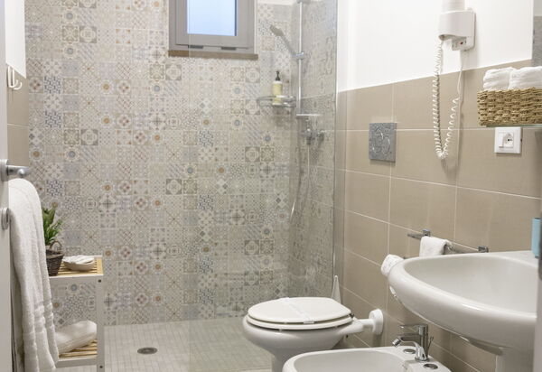 Baia di Tempsa Beach and Sea: Autumn, Bathroom, Spring, Summer