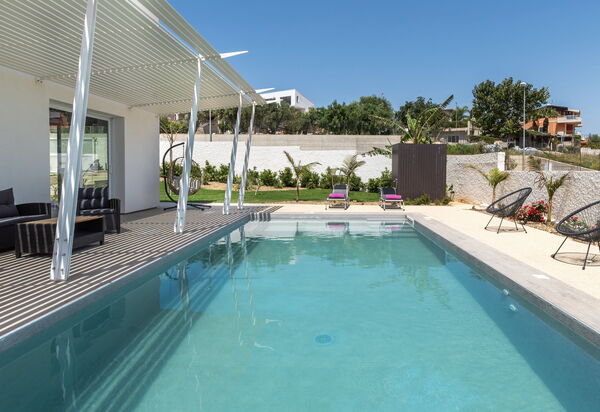 A Casa di Chica: Autumn, Balcony / Terrace / Patio, Garden, Pool, Spring, Summer