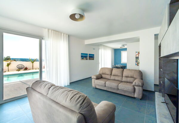 A Casa di Chica: Autumn, Living Room, Spring, Summer