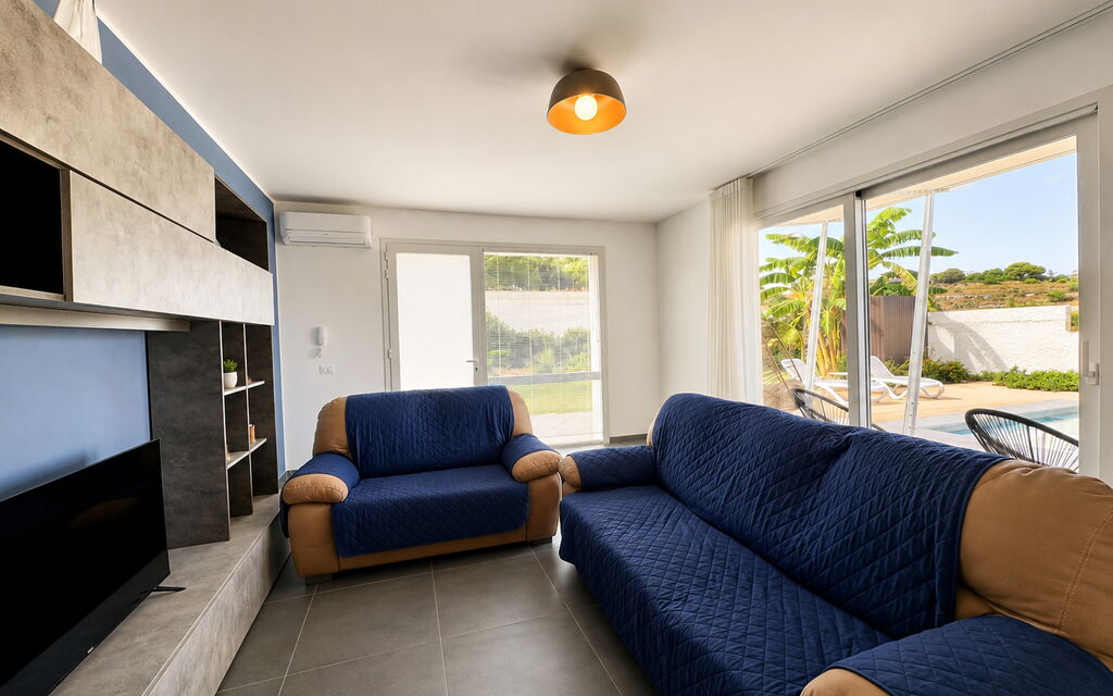 A Casa di Chica: Autumn, Living Room, Spring, Summer