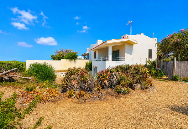 Punta Braccetto Fronte Mare: Autumn, Balcony / Terrace / Patio, Building Exterior, Garden, Spring, Summer