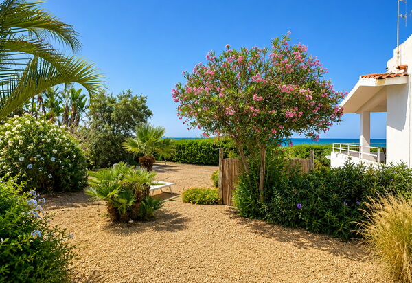 Punta Braccetto Fronte Mare: Autumn, Balcony / Terrace / Patio, Building Exterior, Garden, Spring, Summer