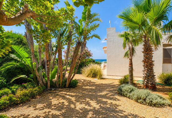 Punta Braccetto Fronte Mare: Autumn, Balcony / Terrace / Patio, Building Exterior, Garden, Spring, Summer