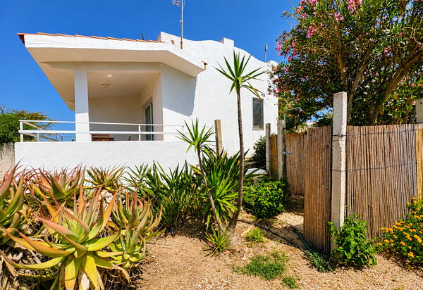Punta Braccetto Fronte Mare: Autumn, Balcony / Terrace / Patio, Building Exterior, Garden, Spring, Summer