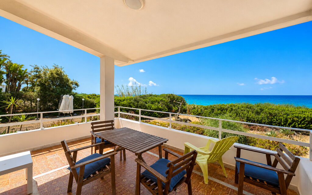 Punta Braccetto Fronte Mare: Autunno, Balcone / Terrazza / Patio, Estate, Esterni, Giardino, Primavera
