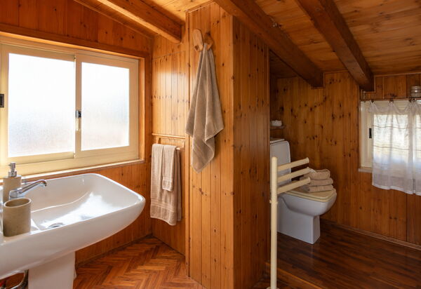 Villa Lina: Autumn, Bathroom, Spring, Summer